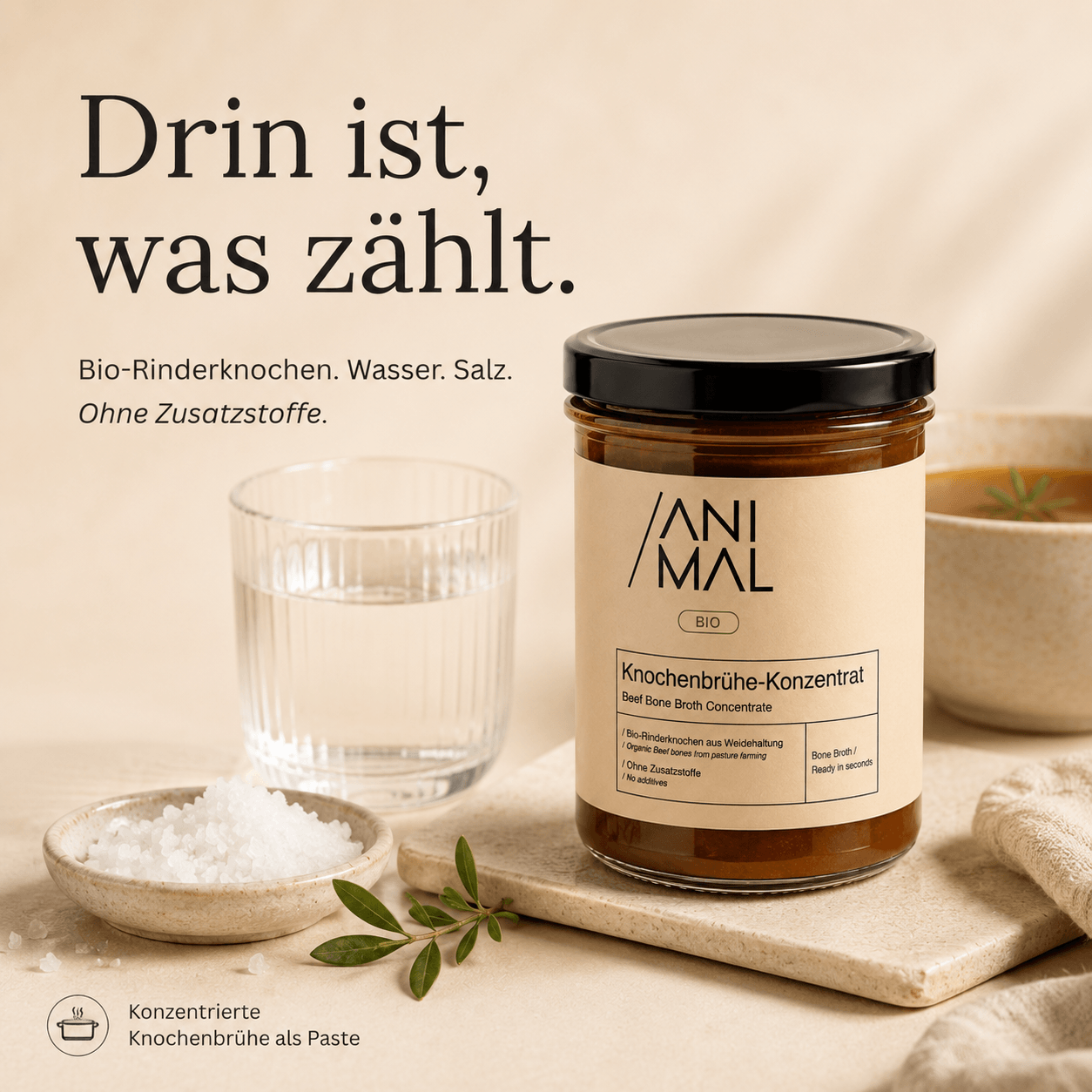 Animal Based Rinderknochenbrühe-Konzentrat mit 3,6 g Kollagen und 4,5 g Protein pro 10 g Portion.
